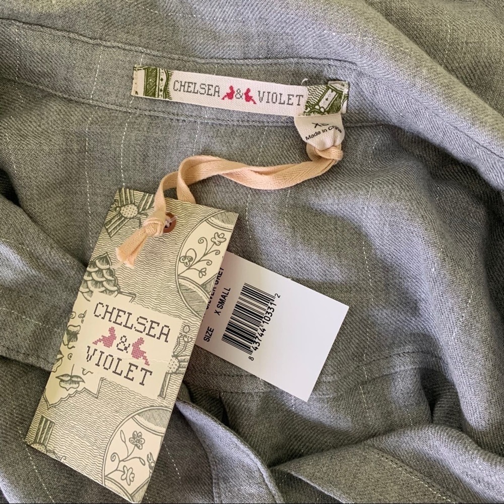 NWT Chelsea & Violet Shimmery Gray Top XS - Picture 5 of 6